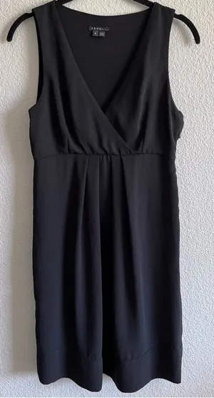 Theory‎ Women's Deep V-Neck Empire Waist Pleated Sleeveless Sheath Dress Black thumbnail 1