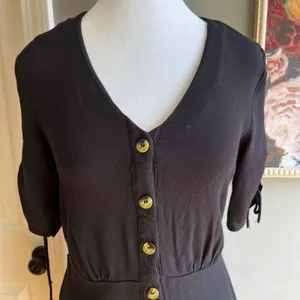 H&M Size 4 Black Blouse Dress Half Sleeve Mid Length V Neck Casual Button Down thumbnail 3
