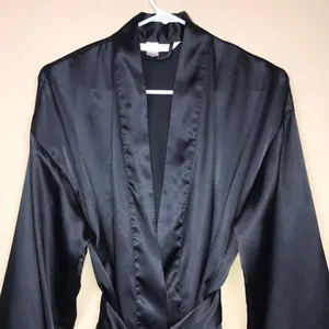 Victoria’s Secret Women’s Silky Black Intimate Kimono Sleep Lounge Robe One Size thumbnail 2
