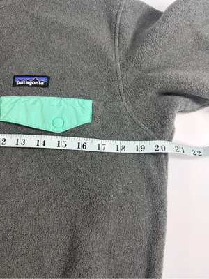 Patagonia Gray Synchilla Fleece with‎ Coral Trim thumbnail 4