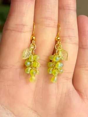 Handmade aurora light green tiny drop Czech glass grape muscat dangle earrings💚 thumbnail 5