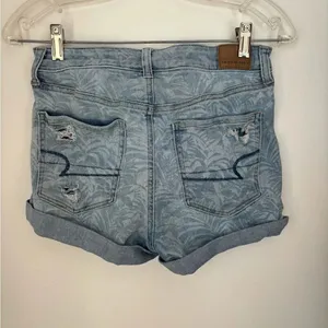 American Eagle Super Hi-Rise Shortie Palm Print Jean Shorts Size 6 thumbnail 9