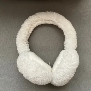 Alo Yoga Sherpa Ear Muffs Ivory thumbnail 8