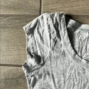 MLB Gray Cap Sleeve Fitted Tee with Chicago Cubs Logo thumbnail 5