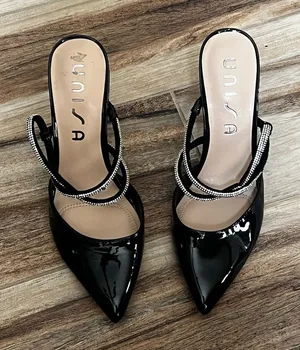 Unisa black pointy toed heels thumbnail 1
