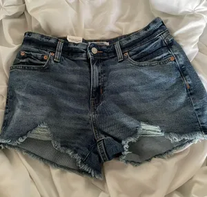 Levi's High-Waisted Denim Shorts thumbnail 1