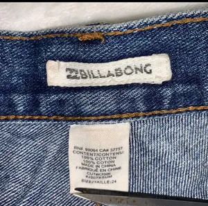 Billabong distressed jean shorts womens size 24 thumbnail 7