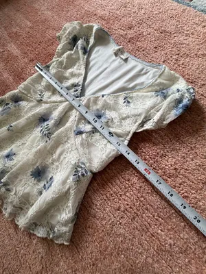 La Peche Ivory Blue Floral Lace Peplum Top Size M thumbnail 7