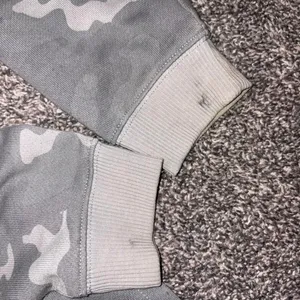 American Eagle camo crewneck thumbnail 7