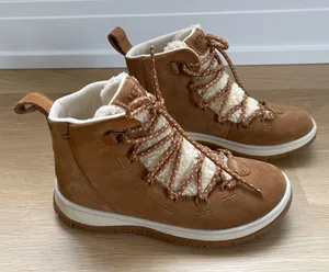 UGG Lakesider Heritage Suede Boots Women’s size 6 thumbnail 1