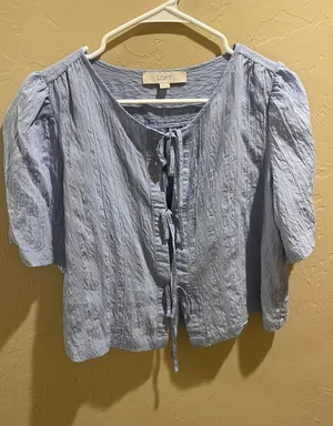 lost size small top thumbnail 1