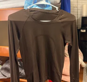 Lululemon Long Sleeve Swiftly Tech thumbnail 1