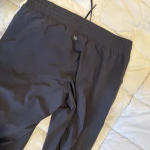 Athleta Black Drawstring Elastic Waist Pants With Pockets Size 8 thumbnail 7