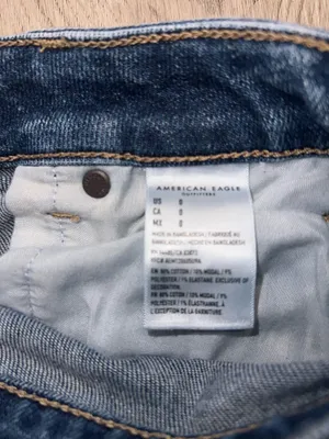 American Eagle Denim Mom Distressed Jean Cuffed Shorts Size 0 thumbnail 6