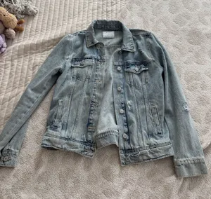 Old Navy Denim Jacket thumbnail 1