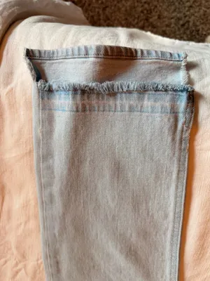 Old Navy Sky-Hi Straight Extra High-Rise Jeans thumbnail 2