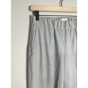 Aritzia Babaton Dexter Pant - Grey Tailored Dress Joggers -‎ Size S EUC thumbnail 3