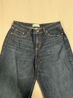 Abercrombie Curve Love Low Rise Ultra Loose Jean thumbnail 4