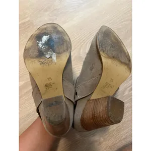 Women’s Seychelles Taupe Harness Bootie Suede boots 7.5 Anthropologie thumbnail 7