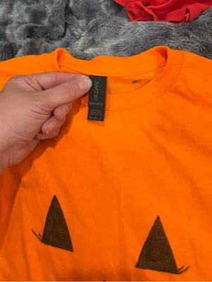 Gildan Women’s MD Orange Pumpkin Face Halloween Costume Tee thumbnail 2