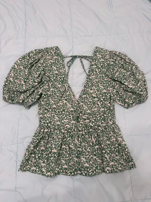 Topshop Green Floral Puff Sleeve V-Neck Blouse thumbnail 4