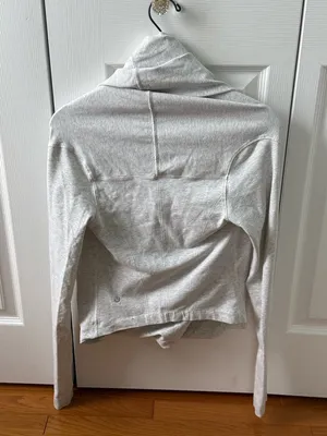 Lululemon Iconic Wrap in Heathered White (First Release) thumbnail 3