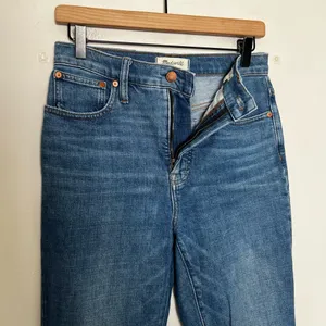 MADEWELL- The Perfect Vintage Crop Jean in Sandford Wash: Summerweight Edition thumbnail 6