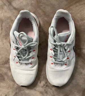 Nike Legend Essential 2 Women’s Sneakers Size 6.5 White/Gray/Pink thumbnail 1