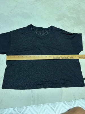 Lululemon Black Women's Short Sleeve cropped Tee thumbnail 8