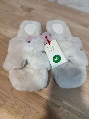A New Day Women's Sage Off-White Cream Super Soft Slide Slippers NWT thumbnail 2