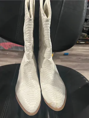 Coconuts by Matisse White Textured Western Heeled Boots see front for flaw thumbnail 5