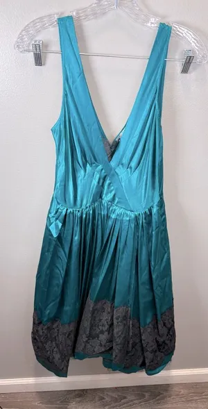Anthropologie Plenty‎ NEW Snow Queen Emerald & Black Silk Lace Dress Size 6 thumbnail 1
