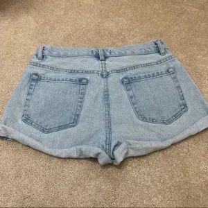 Forever 21 Light Wash Denim Cuffed Shorts 27 thumbnail 4