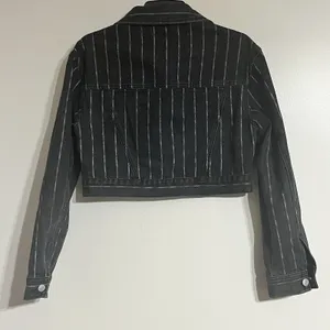 PACSUN Women's Cropped Denim Jacket‎ Size XS/S Black With White Stripes thumbnail 8