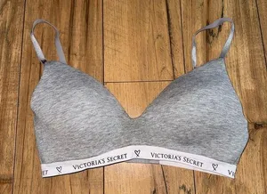 Gray Victoria’s Secret bra thumbnail 1