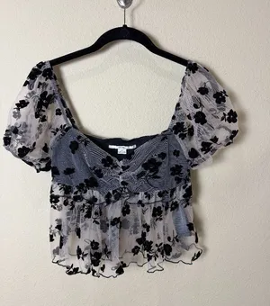 Urban Outfitters Kimchi Blue Sheer Floral Overlay Crop Top Blouse Size Small thumbnail 1