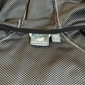 New Balance Women's Soft Shell Zip Up Jacket with Hood Size Large **FLAWED** thumbnail 4