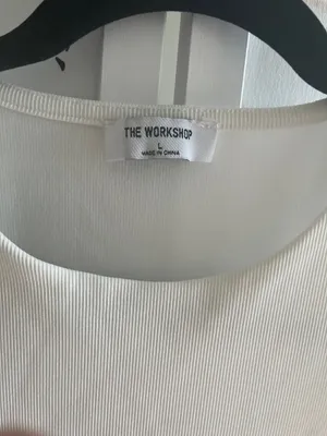 White top Size L thumbnail 2