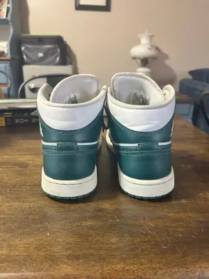 Green Nike Jordan 1 Pine Air Retro thumbnail 4