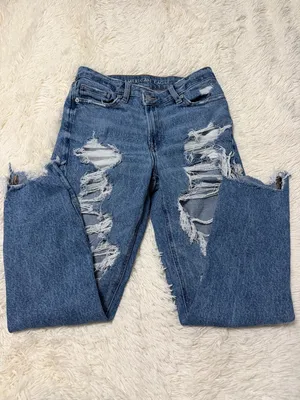 American Eagle Highest Rise Mom Jean thumbnail 4