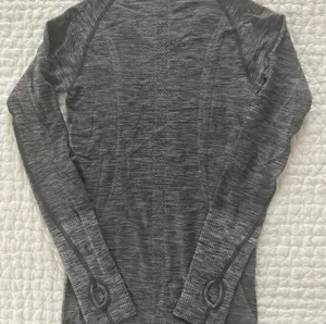 Lululemon Swiftly Tech Long Sleeve thumbnail 2