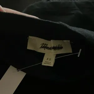 Madewell Womens Black Funnelneck Cropped Muscle Tee thumbnail 6