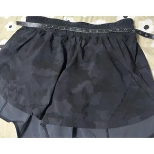 Lululemon black camo shorts thumbnail 3