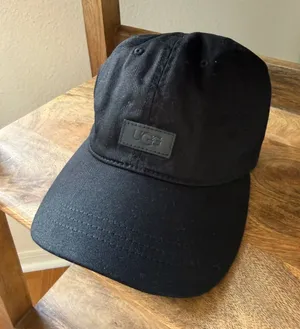 UGG Black Logo Cap thumbnail 1