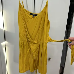 Mustard romper Size L thumbnail 6