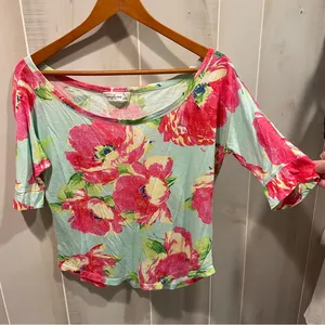 Cute Abercrombie & Fitch floral boat neck lightweight floral top Y2K thumbnail 1