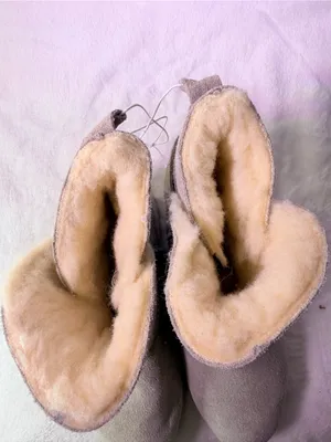 BearPaw Women's Short Shearling Boot - Taupe thumbnail 8