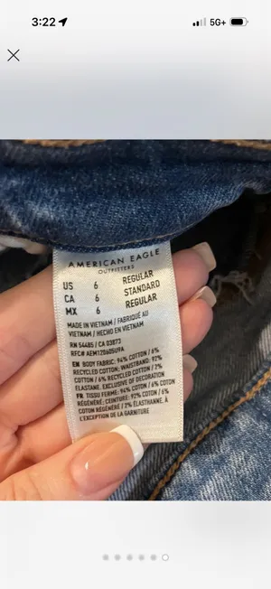 American Eagle Regular Mom Jeans thumbnail 6