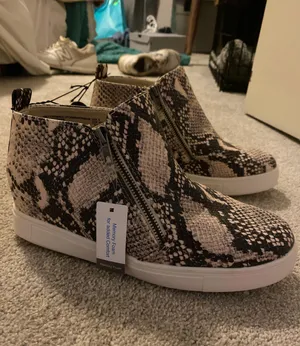 snake print booties Size 9 thumbnail 2