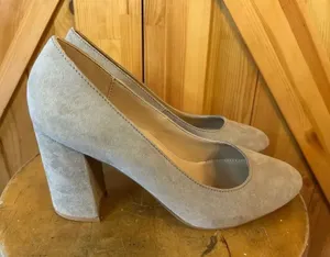 JF Daphine Block High Heels Size 9.5 Tan thumbnail 1